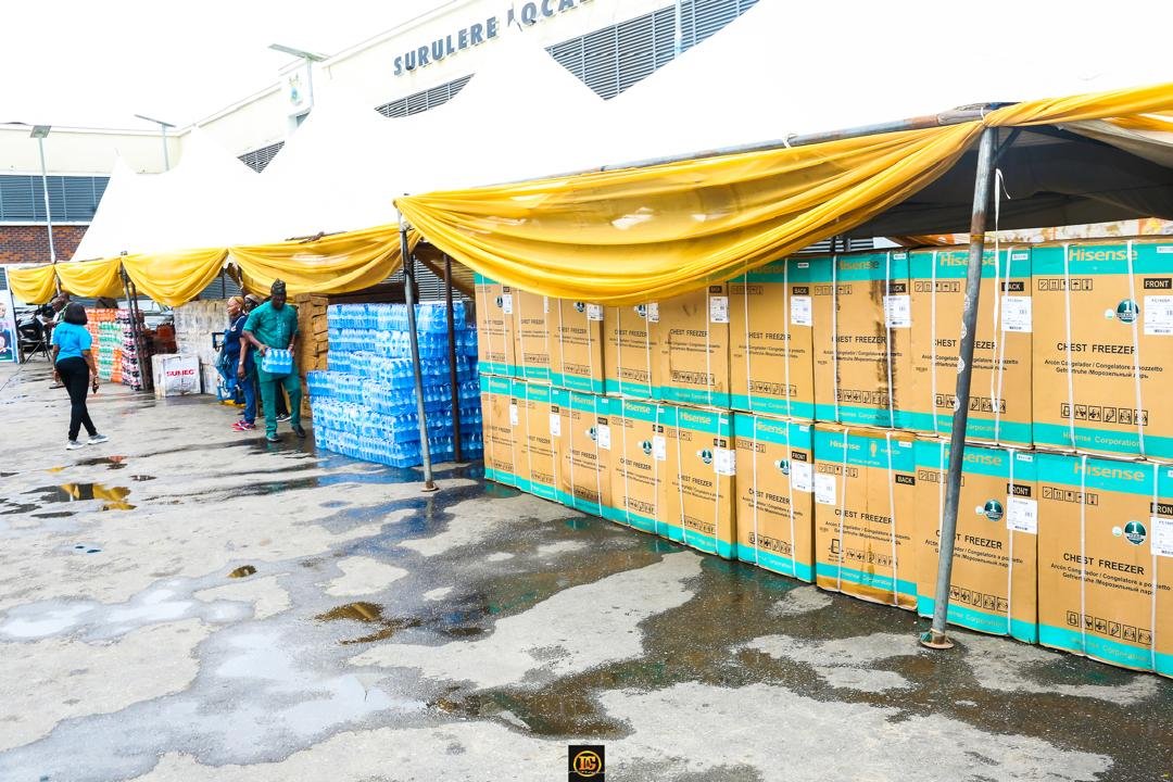LGSurulere's tweet photo. Mega Empowerment Programme by the Bamidele Sulaiman Yusuf led Administration of Surulere Local Government......various equipments given to the good people of Surulere from freezers and items, Grinding machines, Generators, financial grants etc. https://t.co/SgkiCYV27J