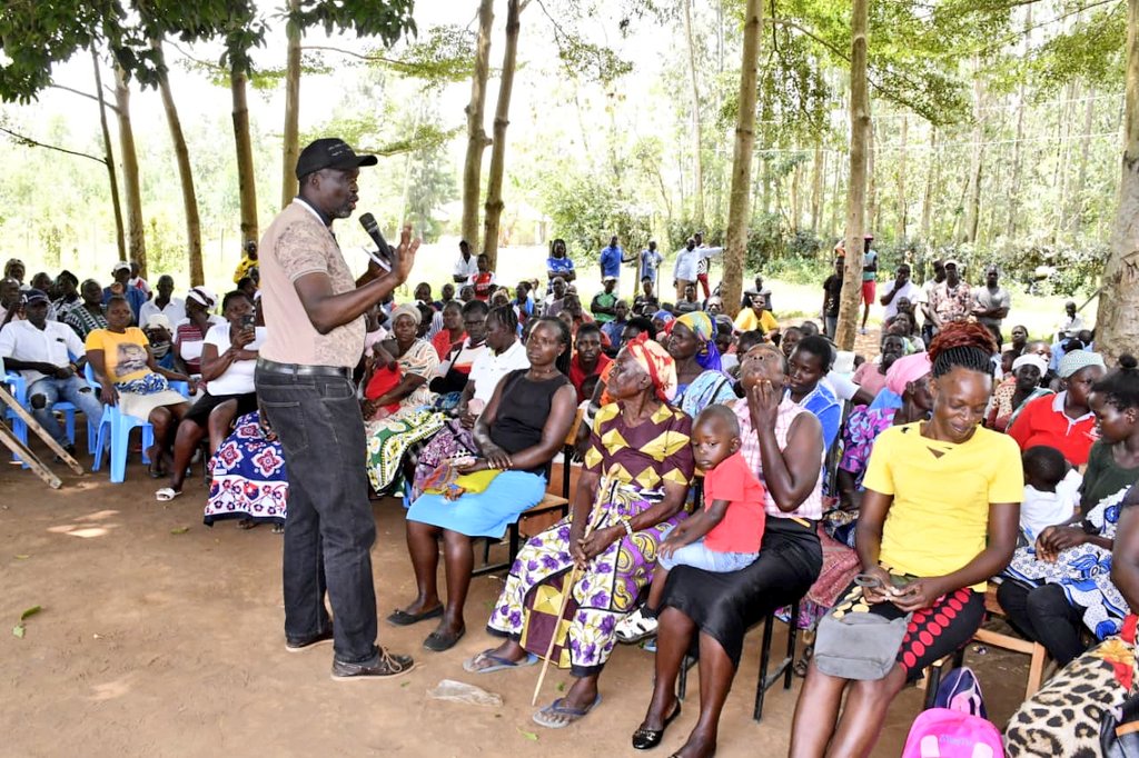 Today I had the pleasure of donating sports kits, footballs and volleyballs to Mwer Comprehensive School in Sigoma Uranga sublocation, West Alego location, Alego Usonga Constituency.