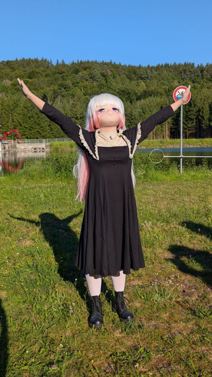Praise the sun!

📷: <a href="/GeniNeko/">GeniNeko</a> 

#kigurumi #着ぐるみ