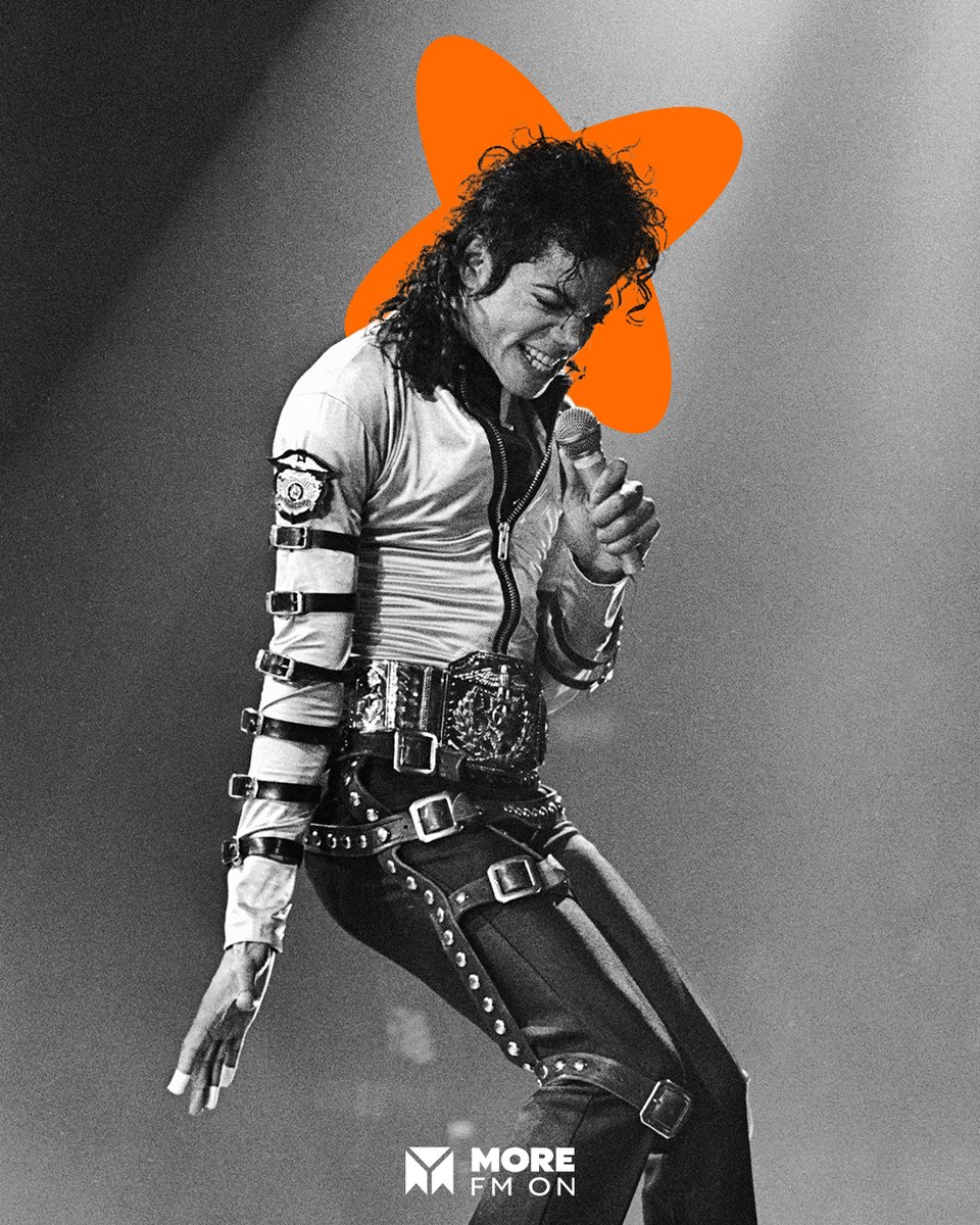 👑 #MichaelJackson habría cumplido 67 años este 2025.  

Conoce cómo el Rey del Pop creó sus éxitos usando solo su voz y dejó un legado musical incomparable.

👉 morefmon.com/blog/post/mich…