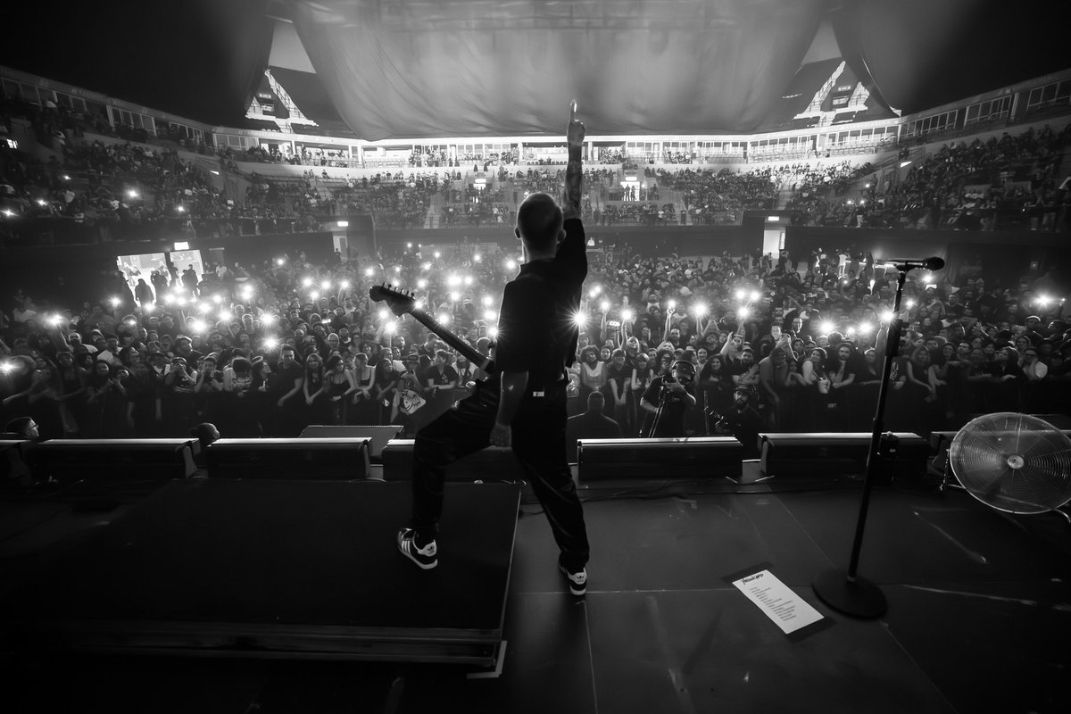 Yellowcard tweet media