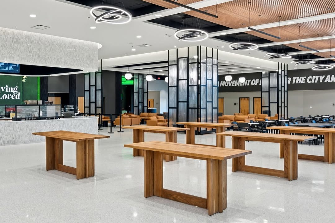 NathanAllan's tweet photo. Strong lines. Inspired design. Timeless glass. ✨The new Valley Creek Church in Flower Mound, TX — designed by SYNC AC — features Regalia by Nathan Allan Glass Studios, adding a modern edge with depth, clarity, and style. #NathanAllanGlass #RegaliaGlass #SYNCAC #DesignWithGlass https://t.co/rHgrxSUmcd