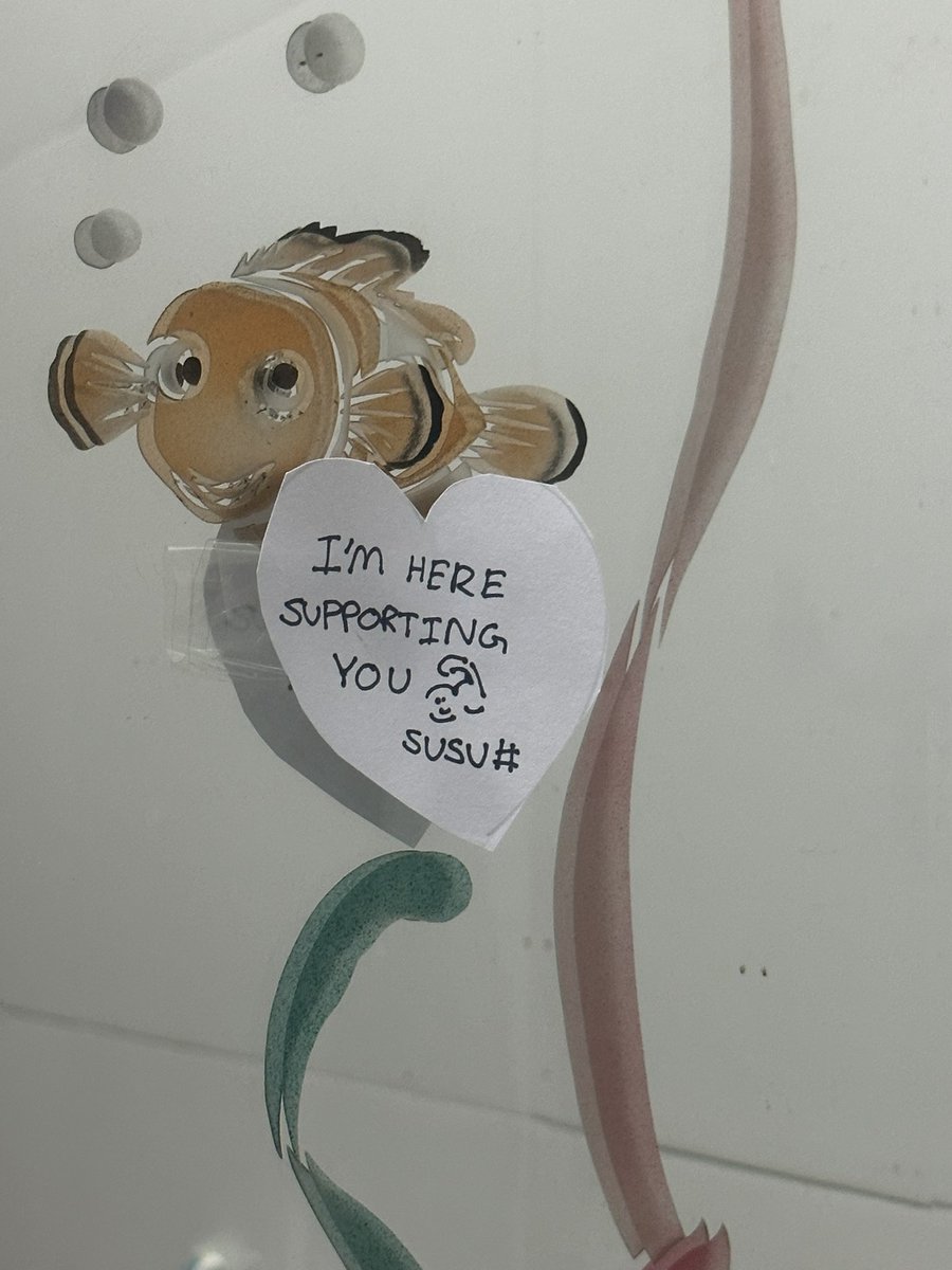 แล้วการเจอทีละอันเหมือนเป็นสวิตช์ต่อมน้ำตาอะ อย่าเขียนเยอะดิ