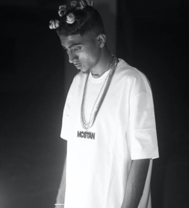 HAPPY BIRTHDAY GOAT🐐❤️

Nhi chahiye mujhe MEHFEEL khush raho❤️ 
Paise kamate raho!!!