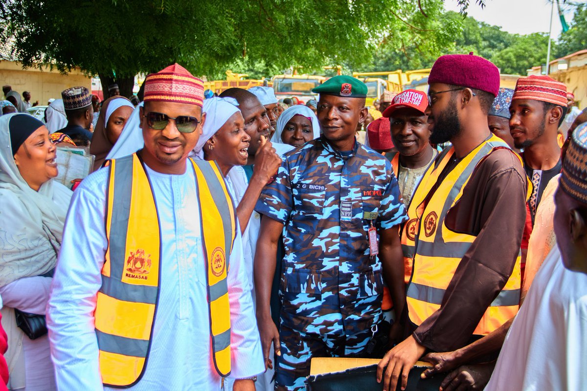 DahirMHashim's tweet image. When we came into office, we met months of unpaid salaries for many of our casual staff. In our very first month, we cleared the backlog for 2,869 street sweepers. Soon after, we paid our 229 Forest Guards.
Today, with the full support of His Excellency, the Executive Governor…
