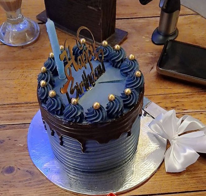 امروز تولدم بود🦋✨️
یه دختر 19 ساله رو نصیحت میکنین؟!