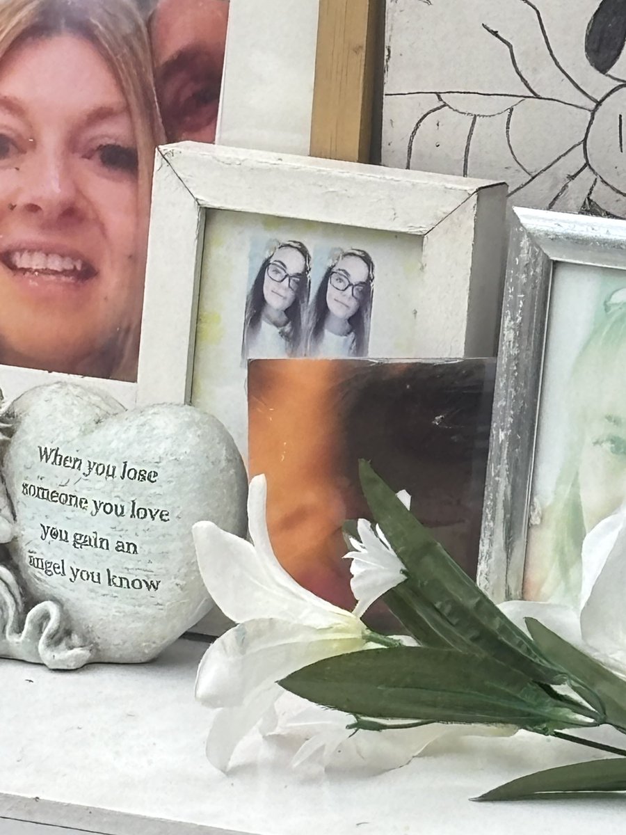 visited to tell her about tour today 🥹 endlessly heartbroken that she isn't here to share this joy.

(she still has her ' yes and ' CD so she can learn the lyrics and watch the shows from above)