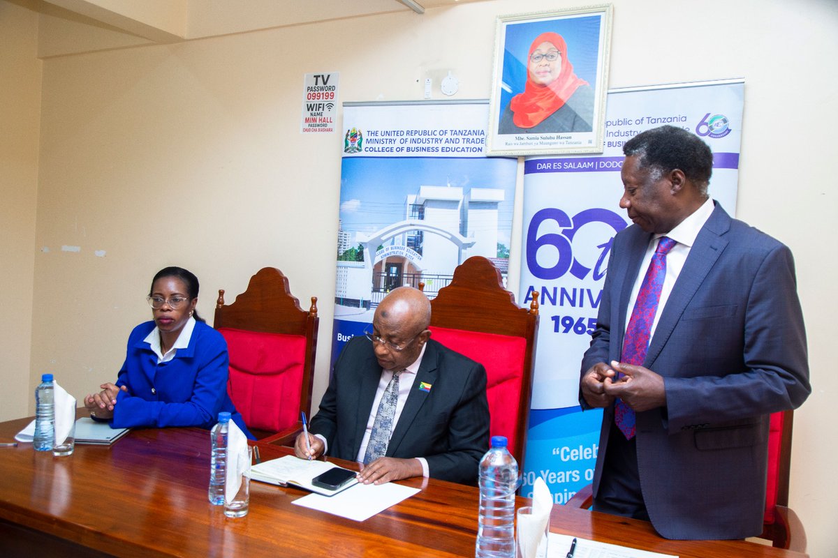 ThandiLwoga's tweet photo. Leo tarehe 29 Agosti ,2025, Chuo cha Elimu ya Biashara kikiongozwa na Mwenyekiti wa bodi ya CBE Prof. Zacharia Mganilwa kilipokea ugeni wa Mhe. Balozi wa Comoro nchini Tanzania Dkt. Ahamada El Badaoui Mohamed Fakih.

Ziara hii  imelenga kukuza mahusiano baina ya nchi ya Tanzania na Comoro hususani katika eneo la taaluma.