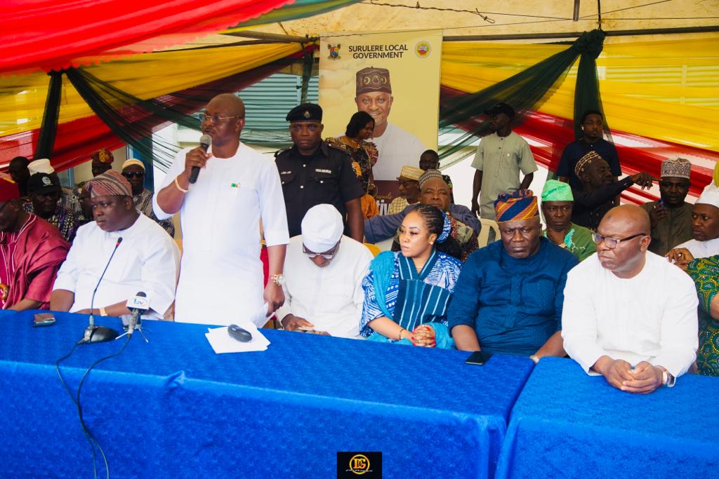 LGSurulere's tweet photo. FREE food palliative to the people of Surulere powered by Surulere Local Government led by Mayor Bamidele Sulaiman Yusuf. https://t.co/IEUeuNU7cl
