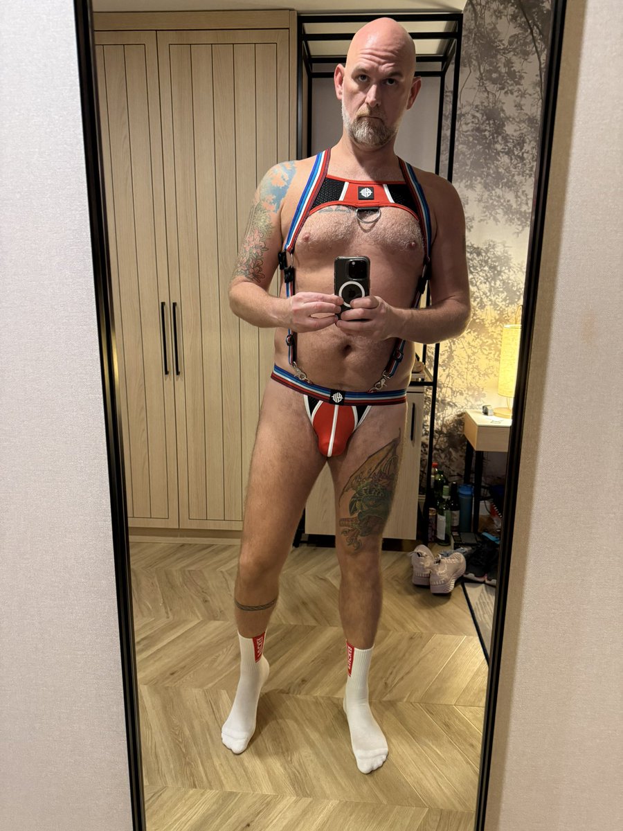 Tonight’s Folsom Europe outfit brought to you by my luggage that finally arrived in Berlin. See you at Revolver.