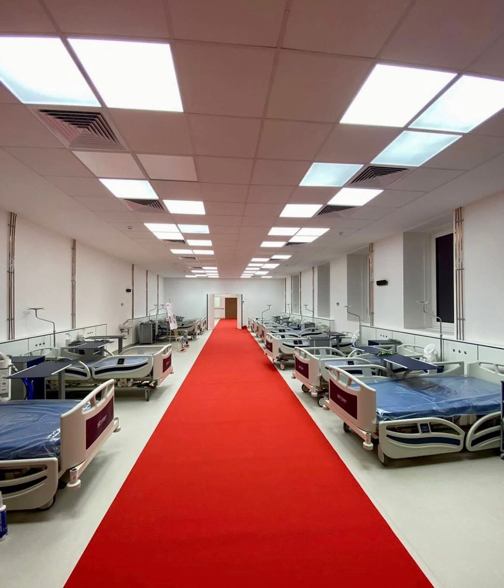 🚧 جانب من تجهيز المركب الاستشفائي الجامعي محمد السادس بالرباط

العدمي: اش بغينا بشي مستشفيات ، وا بغينا الملاعب ، الفرق المغربية معندهاش تيرانات كيلعبو غير فالحمري ..
وقتاش غنزيدو بالرياضة ديالنا للقدام ..
قهرتونا بالمستشفيات واش بان ليكم الشعب كامل مــ.ــريض !! 🥴🥴🥴