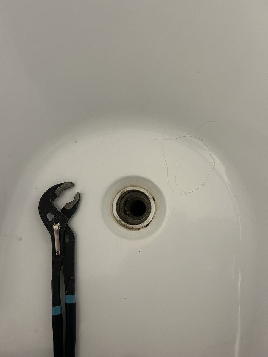 fix_it42931's tweet image. 🛁🔧 Tub leaking? Not anymore. We resealed &amp;amp; tightened the tub shoe drain — watertight and worry-free. ✅ #PlumbingPros #NoMoreLeaks