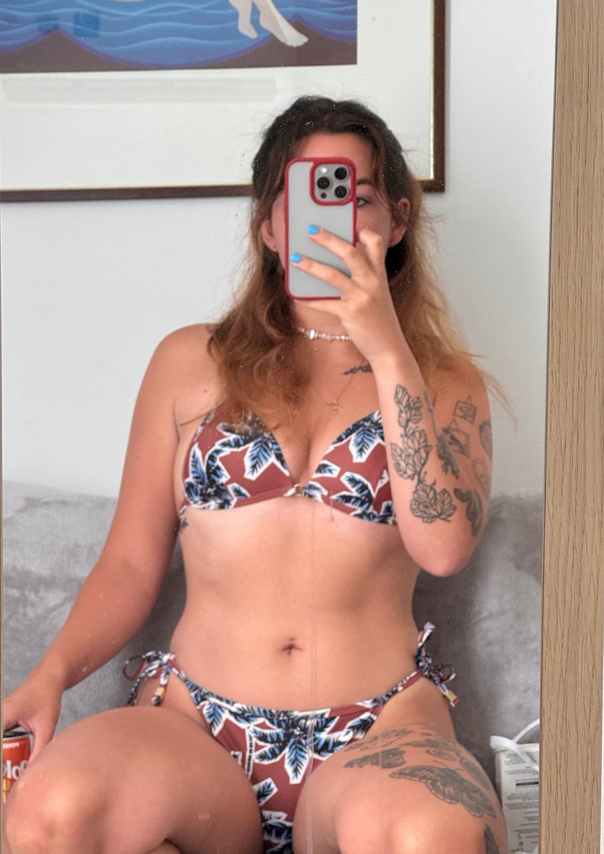 Grab your FREE month! 
I’m doing a new post tomorrow 

onlyfans.com/laurenkimripley

#paypig #onlyfans #girl