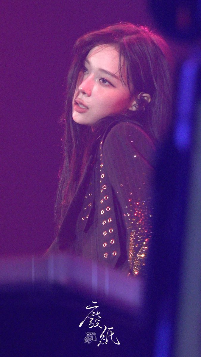 ถ้ายาวหน่อยก็ “หล่อแท้น้ออออ 너무 잘생겼다 นี่คุณวินเทอร์ หรือคุณวินเท่นะคะ “🙈🙈🙈