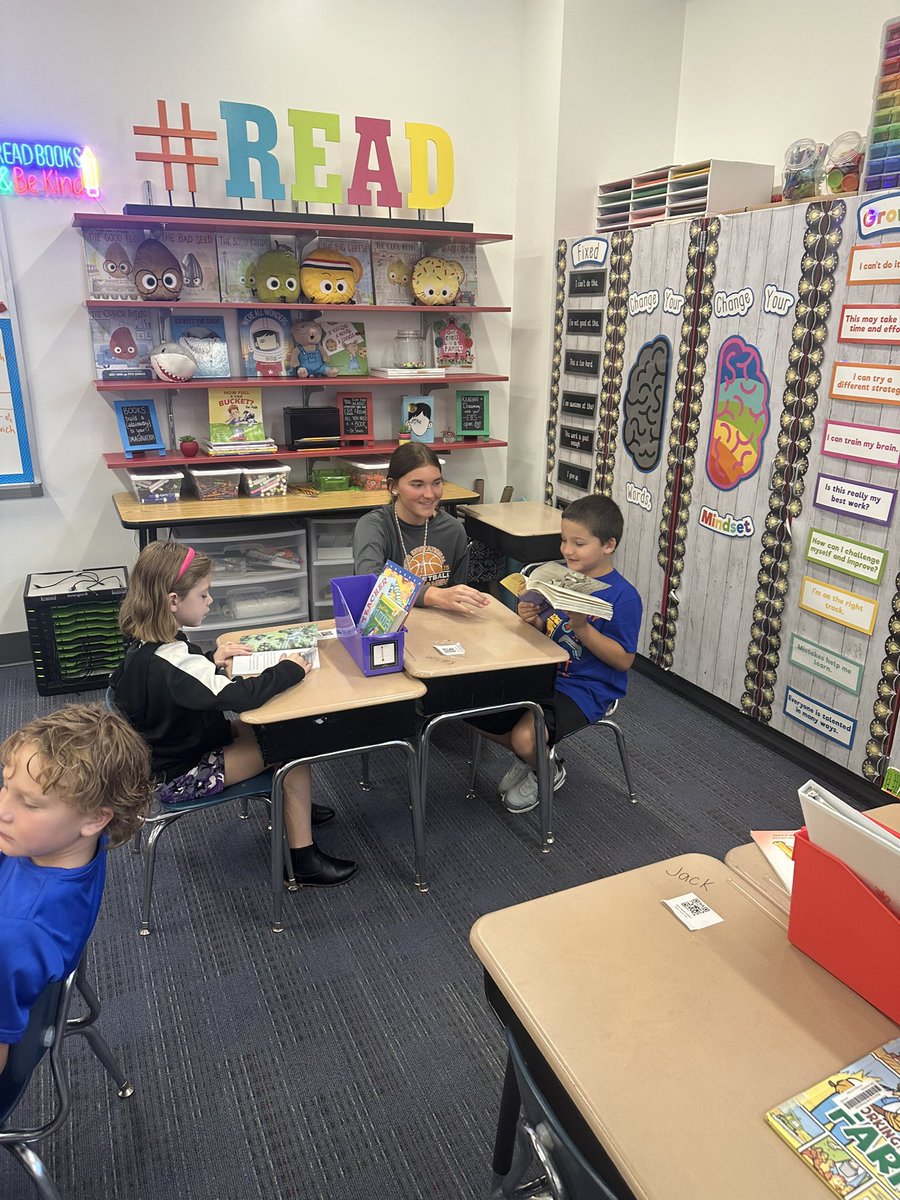MrMeyersTBHS's tweet image. Our teacher’s aide apprentices are kicking off the school year with enthusiasm, diving into elementary classrooms to connect with students and support cooperating teachers. So proud of their dedication to our students’ success! #FutureEducators #GrowYourOwn