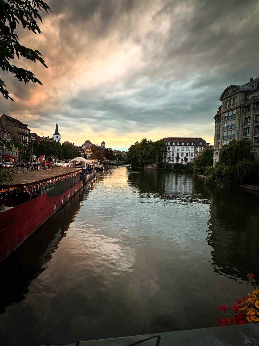 Week-end.
#strasbourg #sunset #clouds
