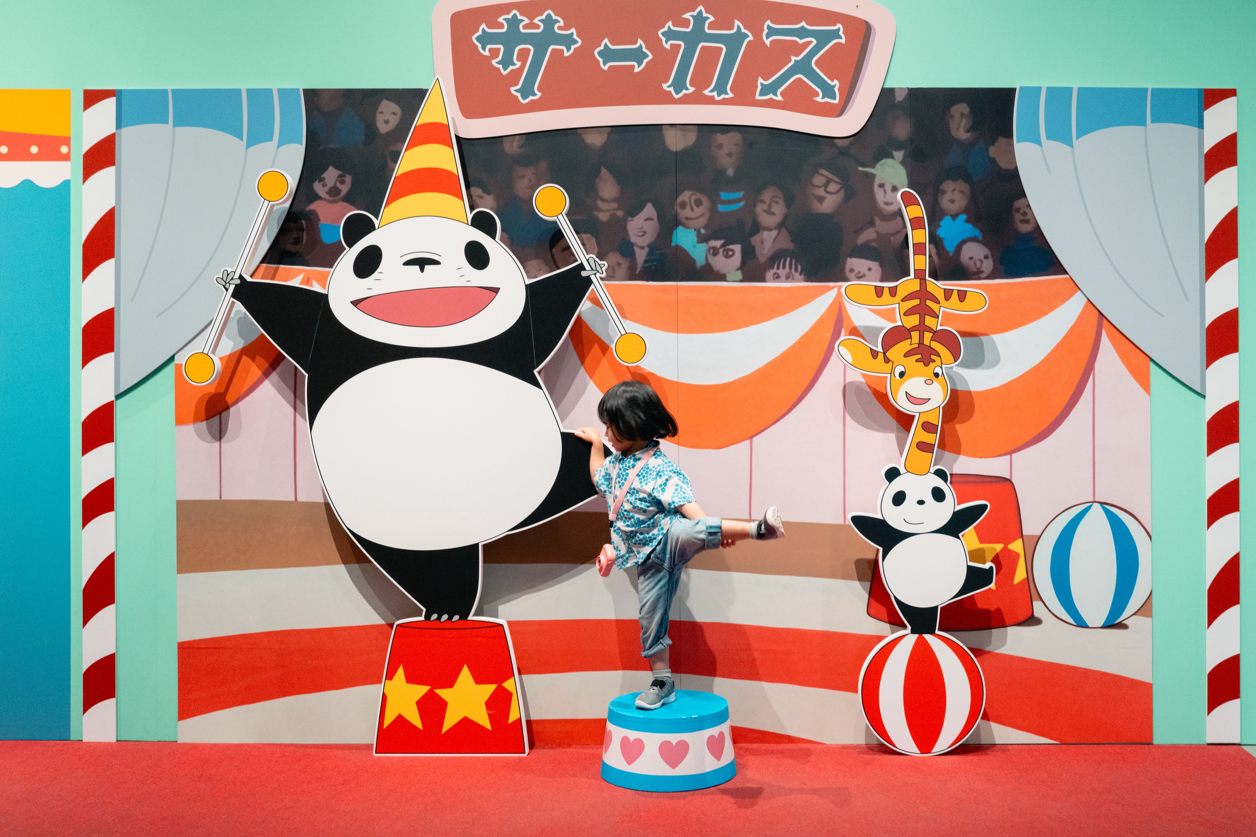 ⑧＊大人ブルームーンとパンダちゃんたち＊シーグラスアート 𖥧 𖥧 𖧧 ˒˒. . glass moon mini🌙 黒台紙と白台紙で