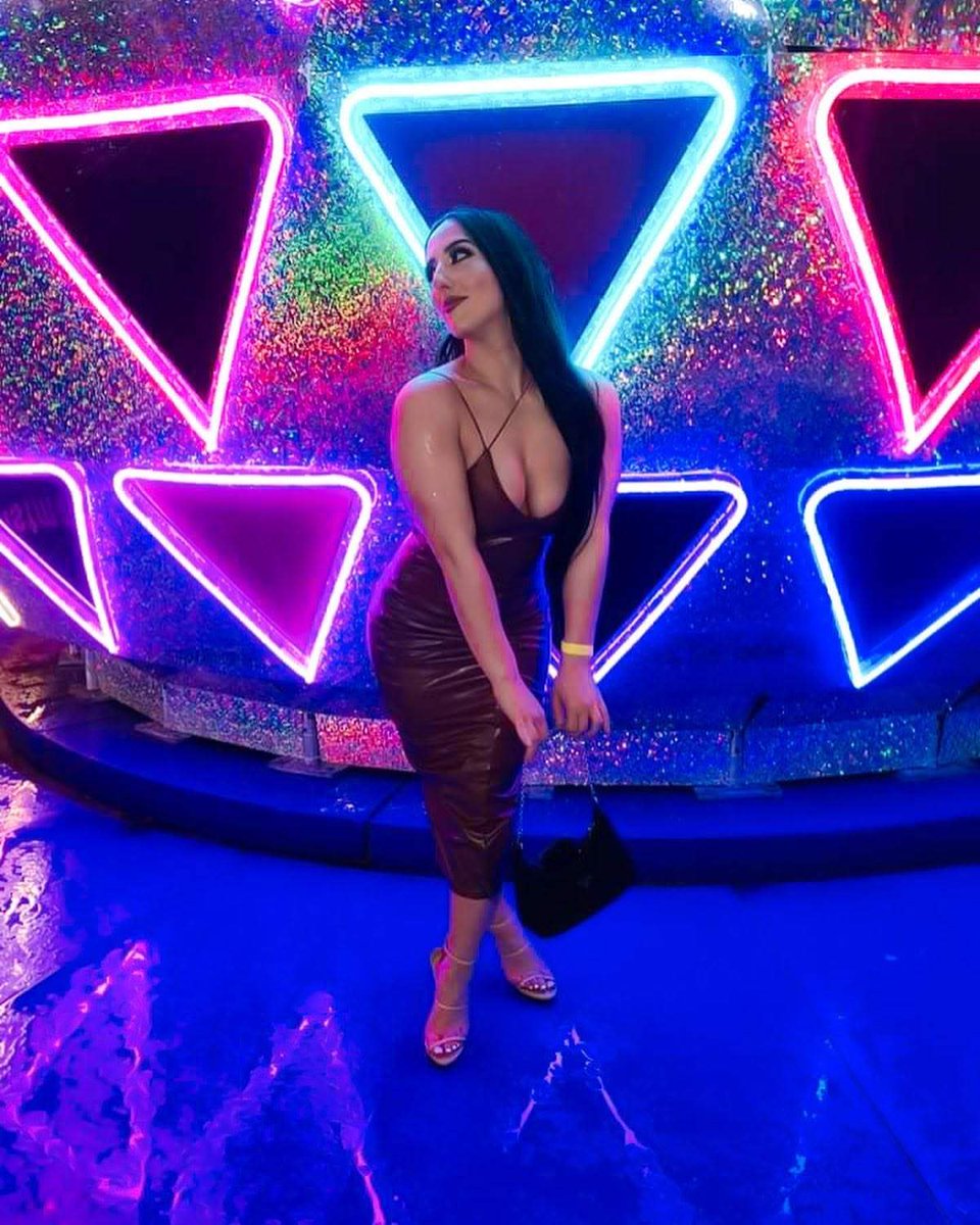 Date night with the most gorgeous chick on the planet.