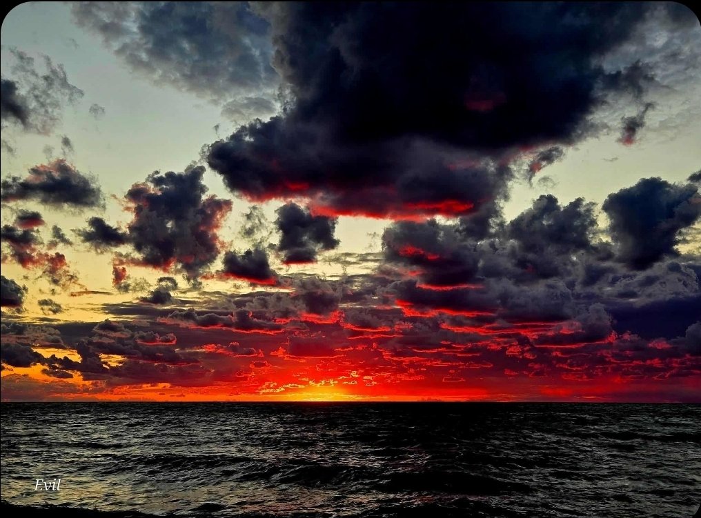 I'm going to sign off early, my friends!

I was given this image to share, and it's a magnificent picture.  Enjoy the pic and your evening!