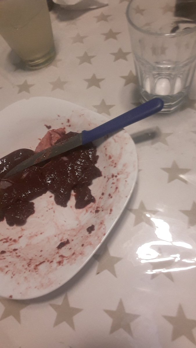 RodrigusLuca's tweet image. Comiendo higado crudo de pastura 10/10