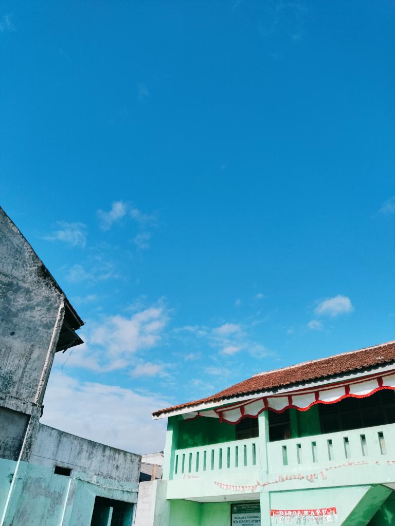 Masuk gawe pagi, pas datang kunci ruangan dakdo, gara-gara kuncinyo kemarin ado yang minjam... dicari wongnyo dakdo, cakmano aku nak masuk. 🤷🏻‍♀️🤦🏻‍♀️