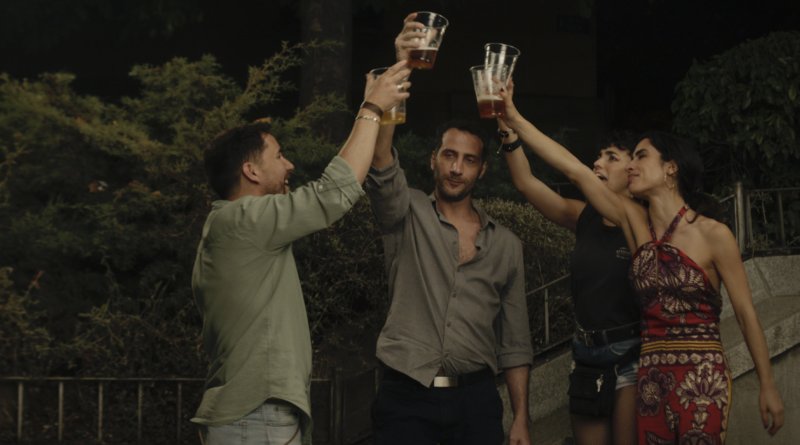 Esta semana también llegó la argentina #AdiósMadrid, un drama dirigido por #DiegoCorsini y protagonizado por #LucianoCáceres que trata temas fuertes de la vida de tal manera que nos llega al corazón. Nuestra crítica: cinefiloserial.com.ar/critica-de-adi…