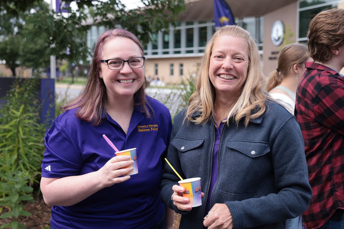 #UWSP Pointers Week 2025 is well underway as new students were welcomed at Convocation and the College Connections event that featured King Cone and a meet-and-greet with faculty and student orgs from @uwspeducation, <a href="/uwsphealth/">UWSP School of Health Sciences & Wellness</a> and @uwsprotc. bit.ly/4oYuBhd