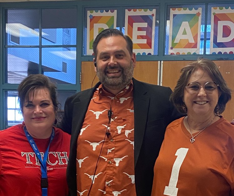 College Colors Day at BMS!!!
#collegecolorsday <a href="/AustinISD/">Austin ISD</a> <a href="/AustinISD_CCR/">Austin ISD College and Career Readiness</a>