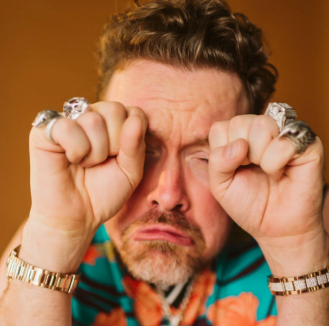 Can't we all just get along?

All this fighting is making Richard cry.