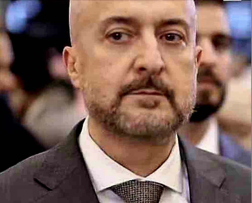 [Irak'ın, 1980-1988 İran / 2003-2020 ABD] ile savaşlarında destansı başarılar elde ederek Irak'ın düşmanlarına karşı kahramanca savaşmış, efsane komutan General İzzet İbrahim ed-Duri (Allah ona rahmet etsin) 2003 yılında Irak’ın işgaline kadar Irak Devrim Komite Konseyi Başkan