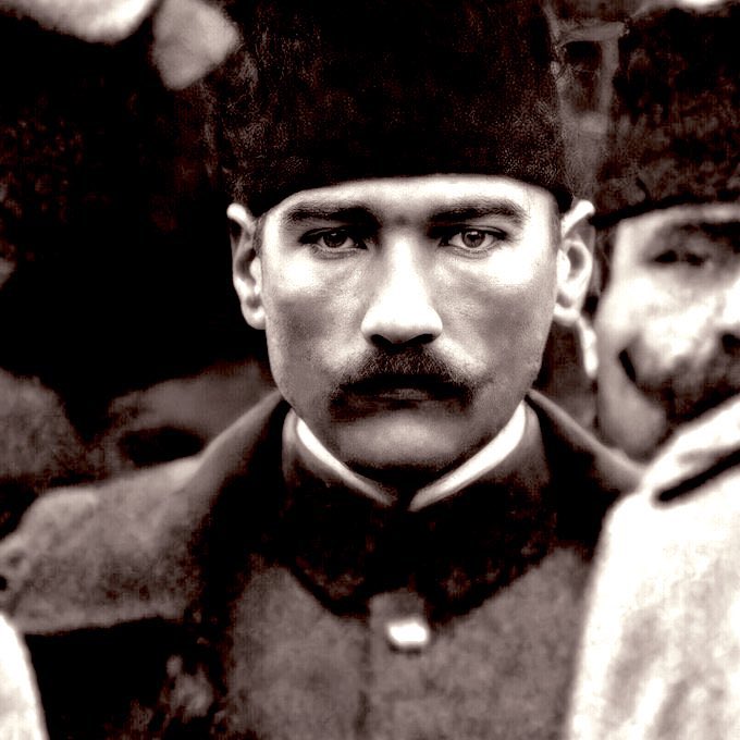 Atatürk ile büyüyen çocukların masallardaki kahramanlara ihtiyaçları yoktur

Zafer bayramınız kutlu olsun gardaşlarım