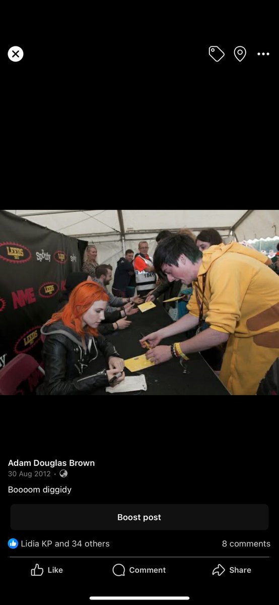 _itsAdman's tweet image. So happy for everyone back home in London!!! Meanwhile this signing pic just came up on my memories from Leeds festival in 2012 🤣