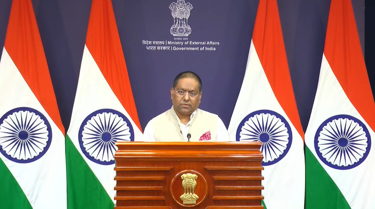 OnlyInMumbai's tweet image. Sure, like #WMDs, #ModisWar and Harvard School of Journalism. (None exist😂)

At @MEAIndia, Randhir Jaiswal clears his throat: “India reaffirms its commitment to not being involved in things it was never part of. We have nothing to withdraw, and we’re very committed to it.”