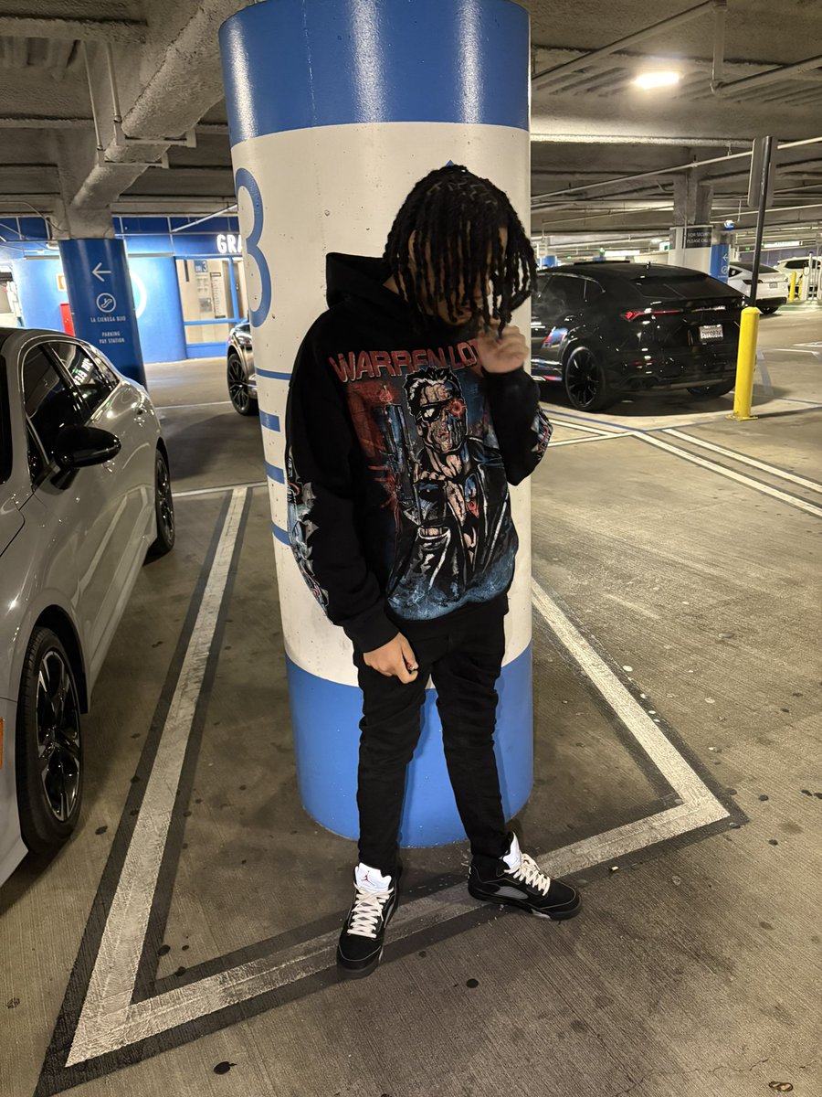 UpLikeMitch tweet media