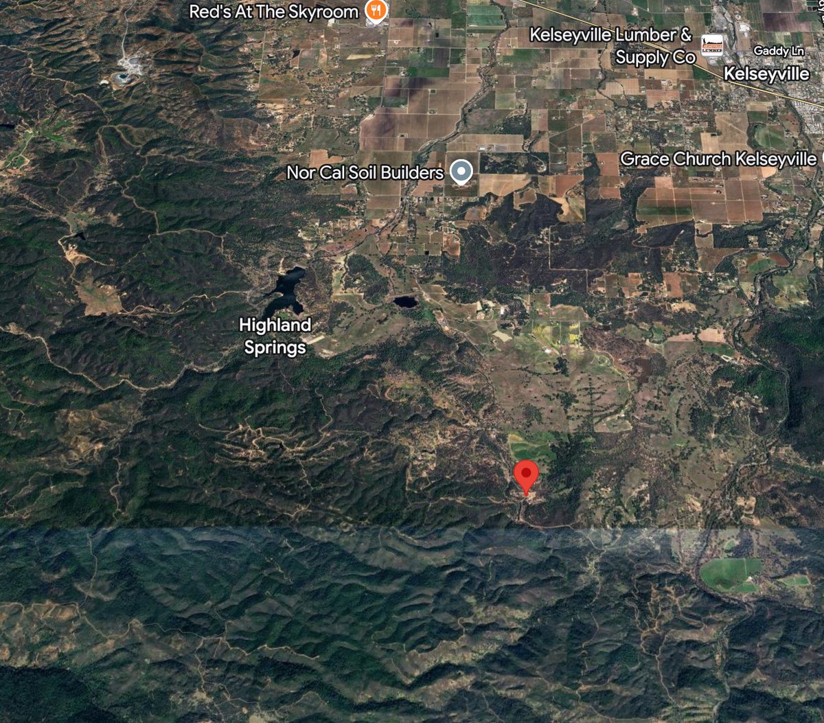 CALFIRELNU's tweet image. #PeterFire - UPDATE - The fire is approximately 47 acres, 5% contained, and holding. Air and ground resources continue working on containing the fire at this time. 

#CALFIRE
#CALFIRELNU