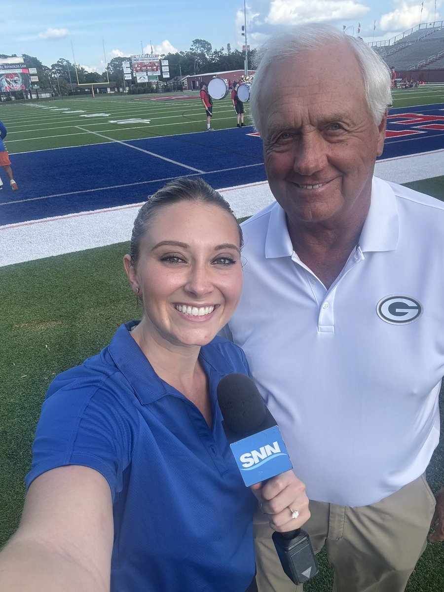 GiaLanci's tweet image. Got to chat with this Suncoast legend pre game! Catch out the full interview on SNN tonight at 11 for our Friday Football Fever show!🏈