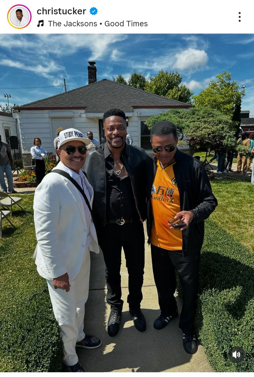Chris Tucker a través de Instagram: "en la casa de la infancia de los Jackson en Gary, Indiana, con Jackie y Marlon Jackson, en el día de la celebración del cumpleaños de Michael Jackson en Gary". ♥️

#HappyBirthdayMichaelJackson