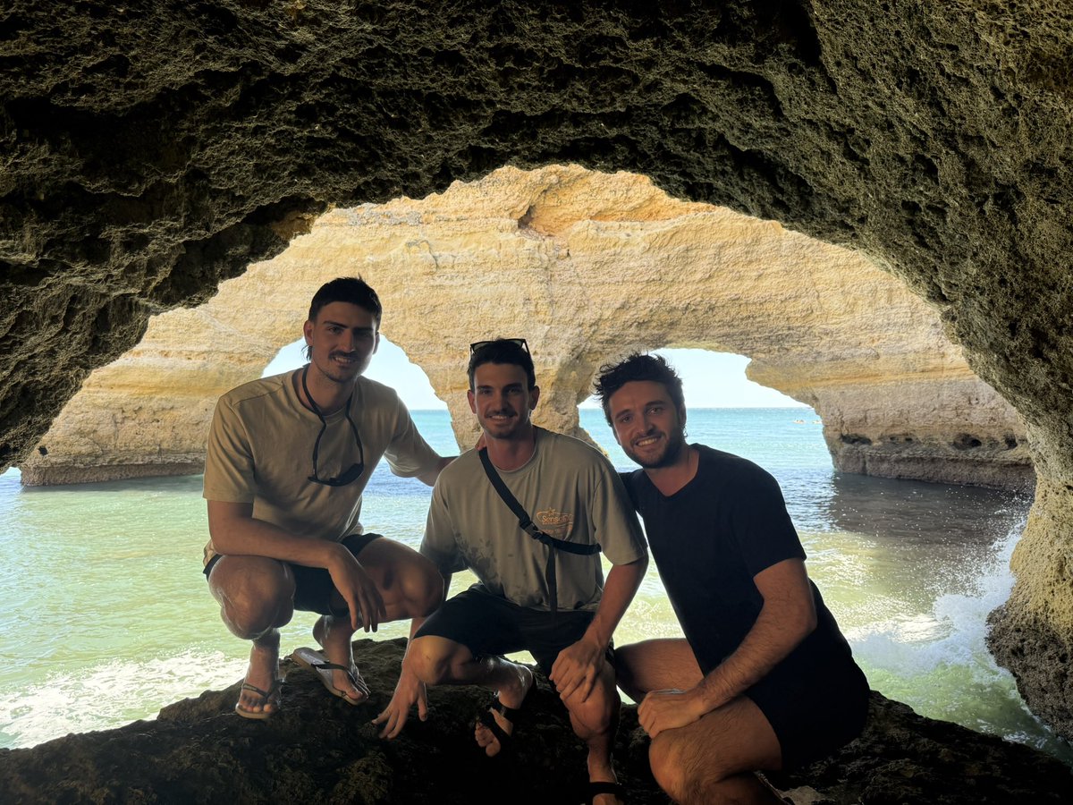 SimonRamosMe's tweet photo. Cerrando Portugal, destino Top. 
Muy buenas playas y muito barato. https://t.co/7r3KsshzZB