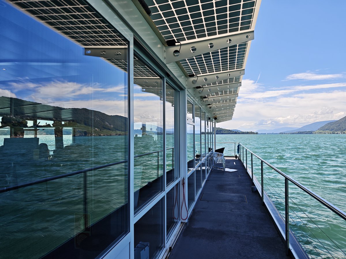 eFlotime's tweet image. Lautlos und mit Sonnenkraft über den Bielersee und zurück.☀️😎