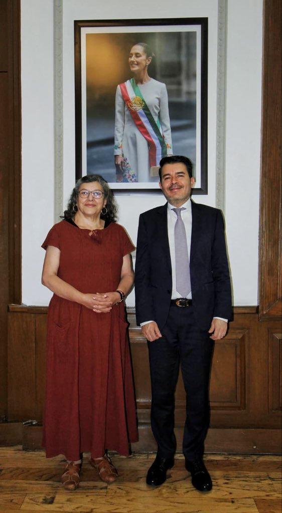 Arturo Medina (@arturomedinap) on Twitter photo La gestión de nuestra querida Dra. Teresa Guadalupe Reyes Sahagún al frente de la Comisión Nacional de <a href="/Busqueda_MX/">Comisión Nal. de Búsqueda Mx</a> se distinguió por su entrega. Su compromiso fortaleció la lucha por la verdad, la justicia y la memoria.
Desde la <a href="/SEGOB_mx/">Gobernación</a> agradecemos su labor en favor de los La gestión de nuestra querida Dra. Teresa Guadalupe Reyes Sahagún al frente de la Comisión Nacional de <a href="/Busqueda_MX/">Comisión Nal. de Búsqueda Mx</a> se distinguió por su entrega. Su compromiso fortaleció la lucha por la verdad, la justicia y la memoria.
Desde la <a href="/SEGOB_mx/">Gobernación</a> agradecemos su labor en favor de los