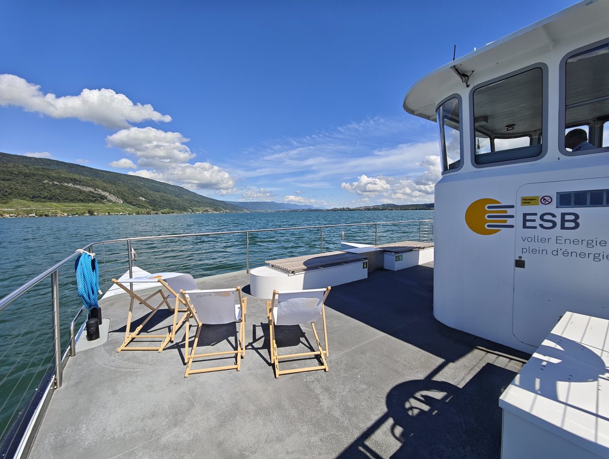 eFlotime's tweet image. Lautlos und mit Sonnenkraft über den Bielersee und zurück.☀️😎