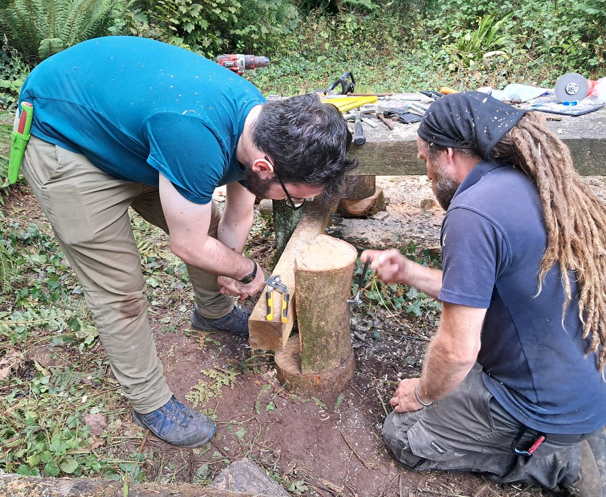 🌳💚 Session Three at The Mount Woods!
The roundhouse is taking shape, marshmallows roasted, and community spirit stronger than ever. 🔨🔥
#TheMountWoods #CommunitySpirit #VCGallery #Bluestone