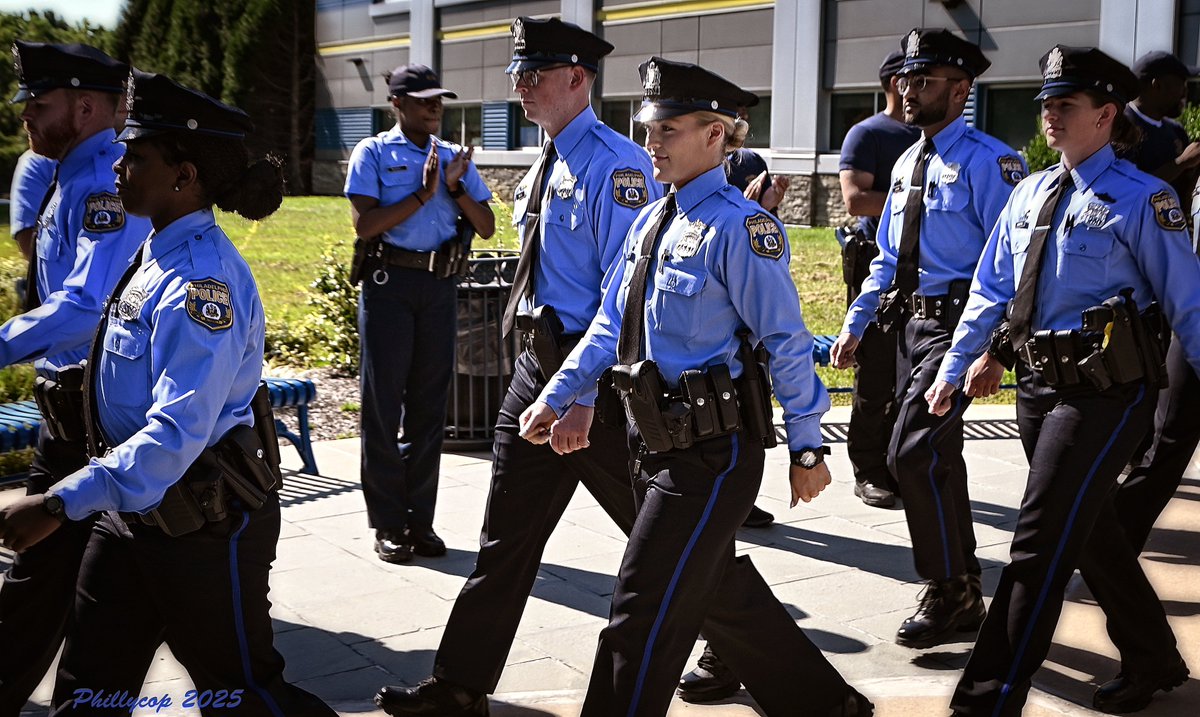 PPDCrimeScene's tweet image. Very proud of my former intern, who was sworn in this morning and will start Monday morning in the Kensington Initiative @PPDRecruiting @PPDRecruitTrng @PPD24Dist @PhillyPolice @PPDCommish  #protectandserve