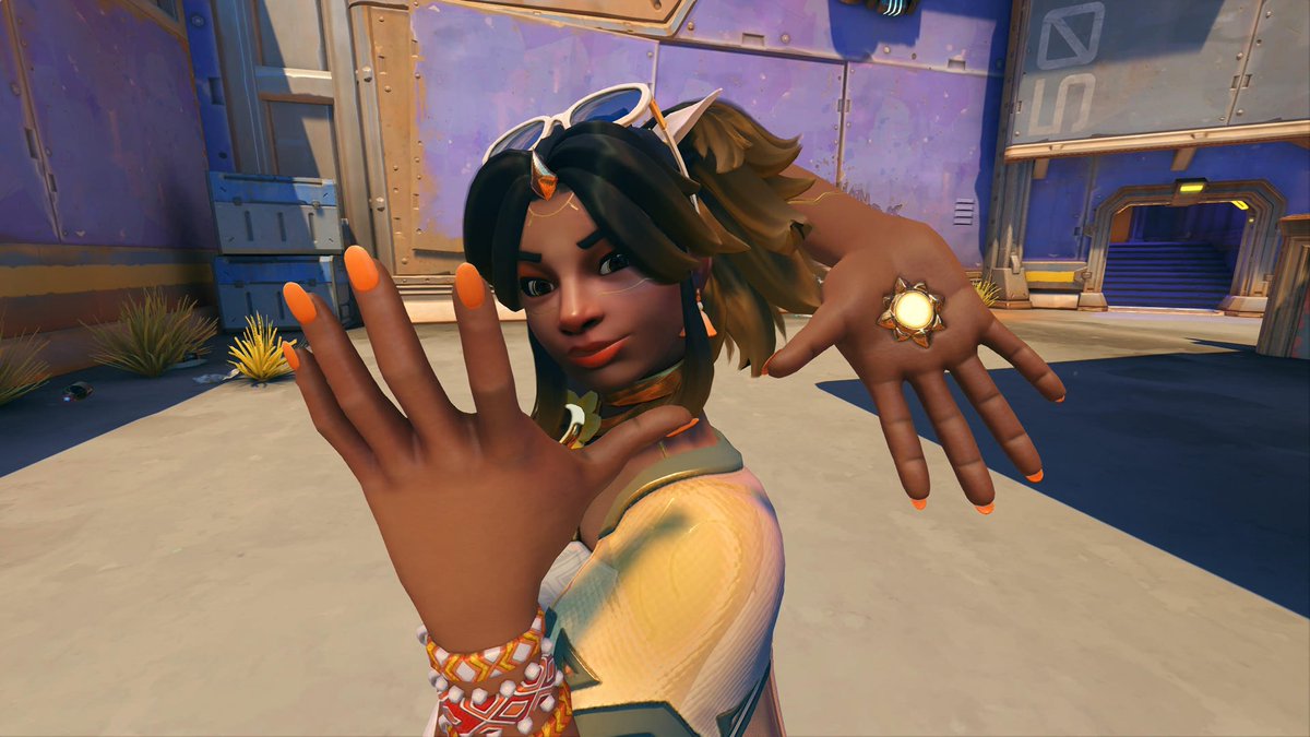 MakimaSwift's tweet image. Poolside bundle, save me  🤍 #overwatch2