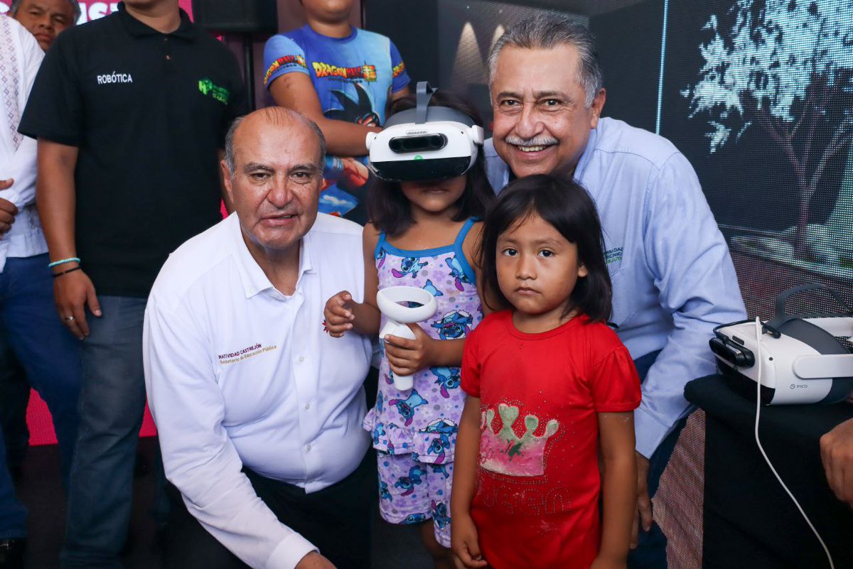 SEP Hidalgo (@sephidalgo) on Twitter photo El secretario <a href="/natycastrejonv/">Naty Castrejón</a> acompañó al gobernador <a href="/juliomenchaca_/">Julio Menchaca</a> en su Tercer Informe de Gobierno desde #Huejutla, reafirmando el compromiso de seguir construyendo un Hidalgo más justo y próspero para todas y todos.
Hoy, las escuelas dignas, la conectividad de las El secretario <a href="/natycastrejonv/">Naty Castrejón</a> acompañó al gobernador <a href="/juliomenchaca_/">Julio Menchaca</a> en su Tercer Informe de Gobierno desde #Huejutla, reafirmando el compromiso de seguir construyendo un Hidalgo más justo y próspero para todas y todos.
Hoy, las escuelas dignas, la conectividad de las