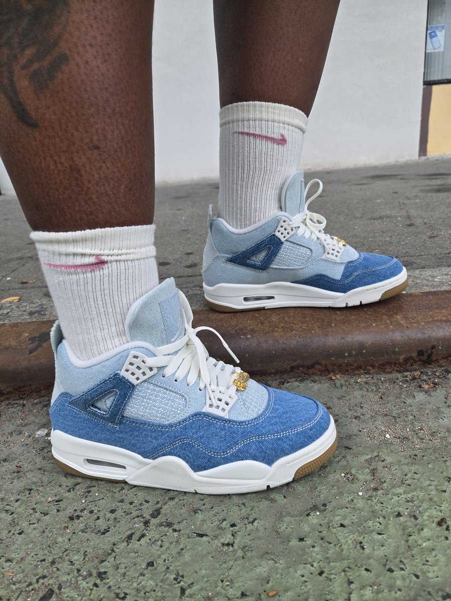 trudyspeaks's tweet image. 👟:  Jordan 4 Retro &apos;Denim&apos;
🧦: Nike 
#inmyjs #jordandepot #jumpman23 #airjordanretros #aj4squad #jordan4squad #mjmondays #checksoverstripes #SNKRSKICKCHECK #snkrsliveheatingup #firefridays