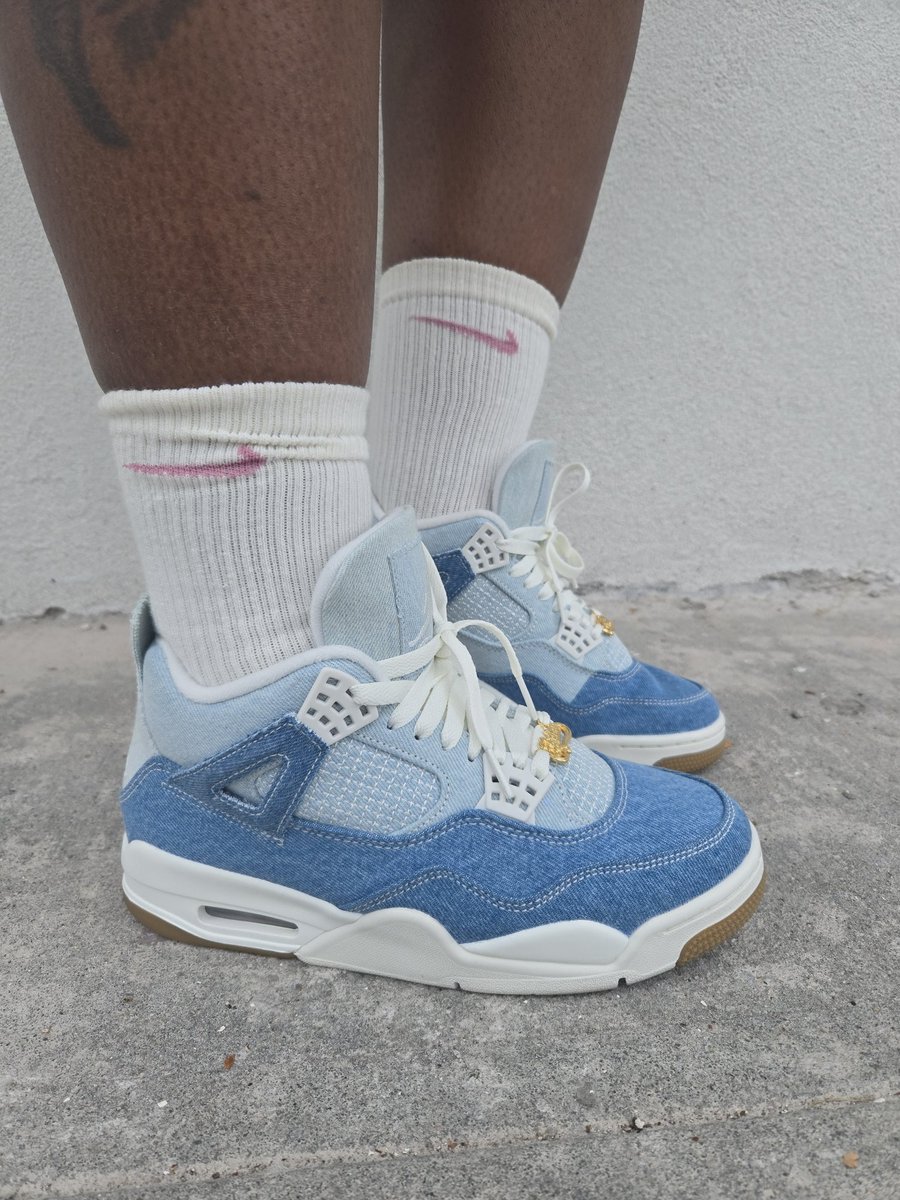 trudyspeaks's tweet image. 👟:  Jordan 4 Retro &apos;Denim&apos;
🧦: Nike 
#inmyjs #jordandepot #jumpman23 #airjordanretros #aj4squad #jordan4squad #mjmondays #checksoverstripes #SNKRSKICKCHECK #snkrsliveheatingup #firefridays