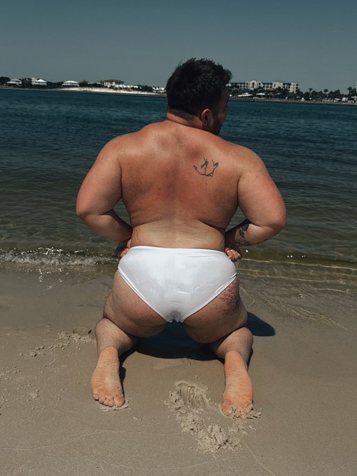 Watch Master Goonway's leaked NSFW photo on TwXstars