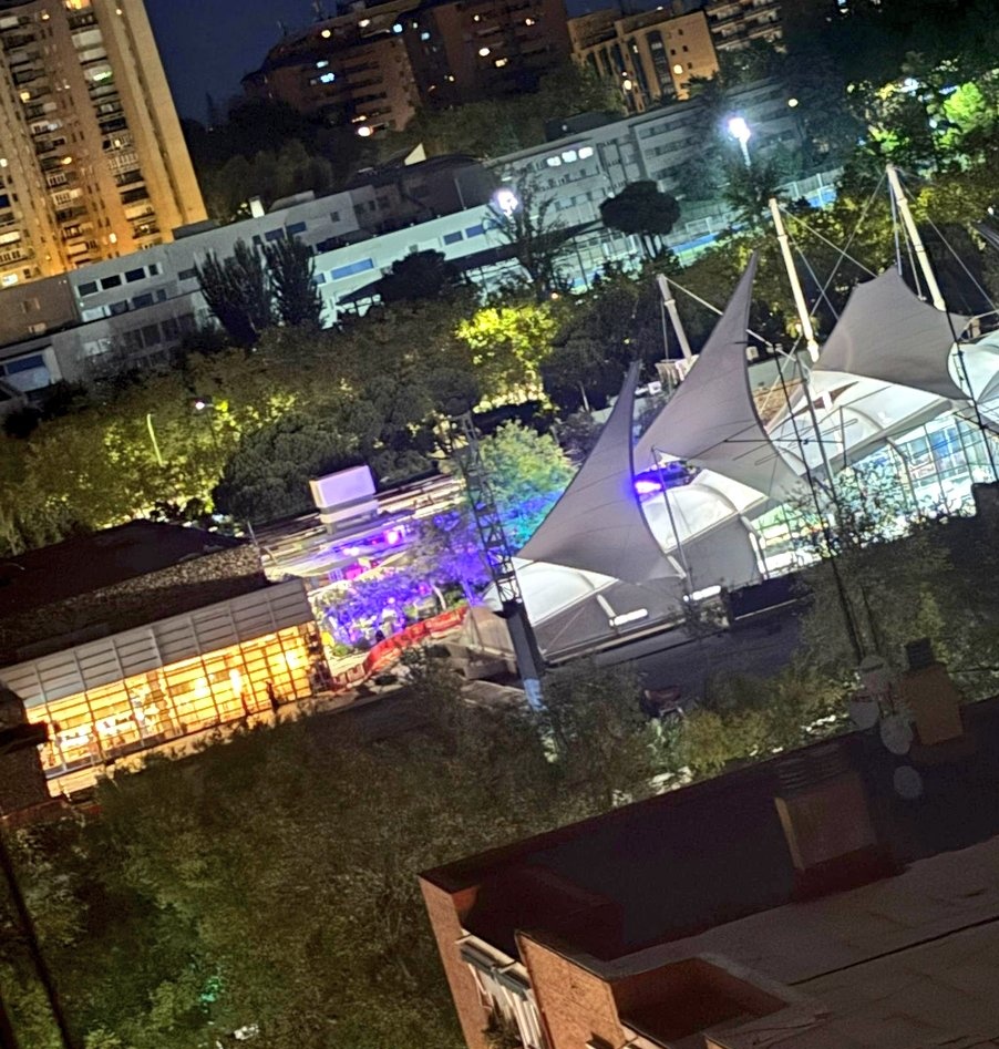 Varios vecinos informan de que han visto a la <a href="/policiademadrid/">Policía Municipal de Madrid</a> inspeccionando la discoteca de la azotea de <a href="/LaVaguada/">La Vaguada</a> hoy sobre las 20h.

Esperemos que en el acta de inspeccion prime el cumplimiento de la Ley, la seguridad y la convivencia de los vecinos de la <a href="/JMDFuencarral/">JMD Fuencarral</a>