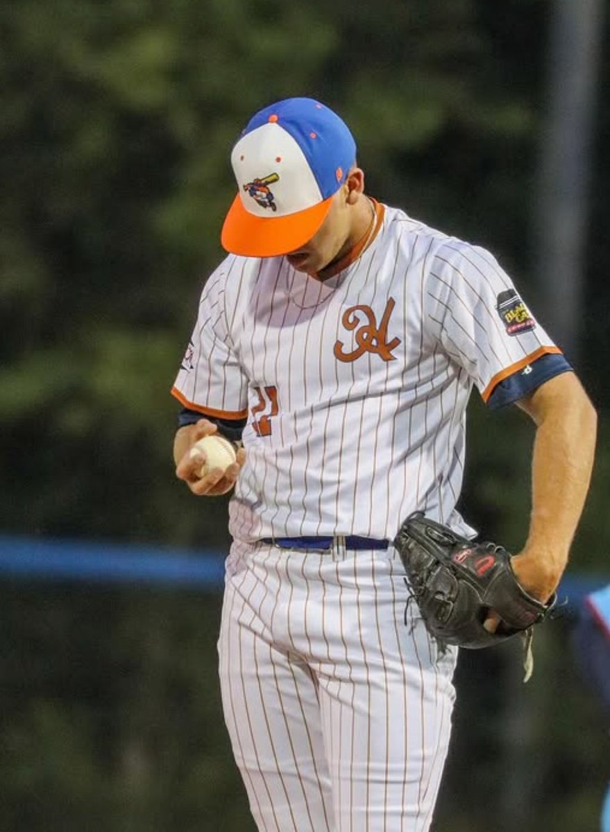 .<a href="/StanfordBSB/">Stanford Baseball</a>'s Ryan Speshyock thrived in a closing role for the <a href="/harborhawks/">Hyannis Harbor Hawks</a> this summer: 1.96 ERA, 22 Ks in 18.1 IP. 

His changeup, with a 50% whiff rate, was the real separator. 

More Hyannis Pitchers: d1ba.se/3UNQ12K